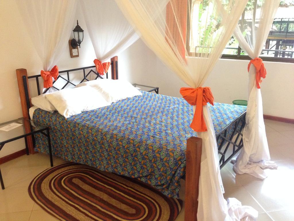 Outpost Lodge Arusha Bilik gambar